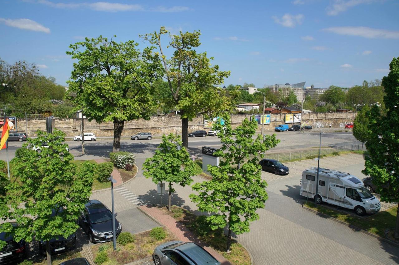 Courtyard By Marriott Dresden Hotel Exterior photo