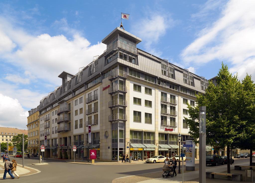 Courtyard By Marriott Dresden Hotel Exterior photo